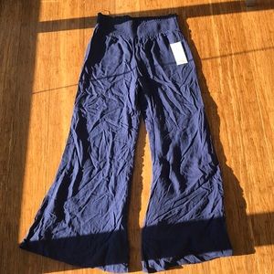 BRAND NEW FLOWY PANTS